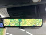 【デジタルインナーミラー】後席の大きな荷物や同乗者で後方が確認しづらい時でも安心!カメラが撮影した車両後方の映像をルームミラー内に表示。クリアな視界で状況の確認が可能です!