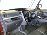 分かりやすく操作しやすい運転席まわりです☆