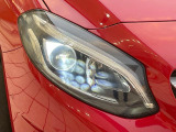 ●LEDヘッドライト:夜間走行時も良好な視界を確保し安心して運転できる高輝度LEDヘッドライトを装備!点灯速度が早く、消費電力も抑えられています。