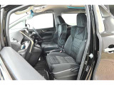 運転席シート廻りは使用感も少なく、良好な状態となっています。前オーナー様が丁寧に使っていたことがよくわかりますね。