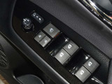 電動格納式ドアミラー・パワーウインドウを装備しています。