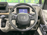 インテリアに合わせたデザインのステアリングは、運転される方のことも考え、運転しやすい形状、大きさです。是非一度、実際に触ってお確かめください。
