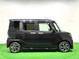 ドアは約90度に開くので荷物も積み込みやすく、乗り降りもしやすい♪ ロングドライブも快適に過ごせる工夫がいっぱいです♪♪