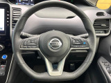 【純正革巻きステアリング】上質な革を使用することで、手にしっかり馴染みとても運転しやすいハンドルです♪