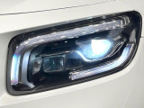 ●LEDヘッドライト:夜間走行時も良好な視界を確保し安心して運転できる高輝度LEDヘッドライトを装備!点灯速度が早く、消費電力も抑えられています。