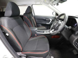 ゆったり室内で運転もしやすいです♪使い勝手の良い配置も考えられています!!