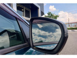 サイドミラーには後方のお車をおしらせ機能も!