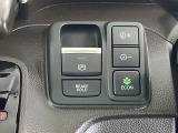 ブレーキを踏んで停車するとブレーキ状態が保持される便利なブレーキホールド付き!