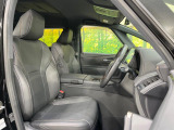 運転席シート廻りは使用感も少なく、良好な状態となっています。前オーナー様が丁寧に使っていたことがよくわかりますね。