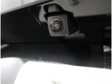 バックカメラが付いているので後方確認が非常にしやすいです。今や運転初心者も熟練者も必須装備!ついていて損はないですね♪