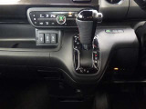見方が分からないときは、どんなことでも中古車選びのプロであるスタッフにおたずねください。