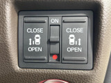 【両側パワースライドドア】スマートキーや運転席のスイッチで後席両側スライドドアの開閉が可能♪電動だから力を入れてドアを開ける必要が無く、小さなお子様でも簡単に開け閉めでき快適です♪