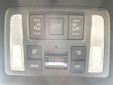 【パワーバックドア】スマートキーや運転席のボタンを押すだけでリアゲートが自動で開閉します!荷物を持っている時や、高い位置にあるバックドアを閉める際に便利な機能です♪