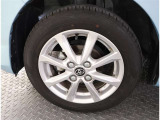 かっこいいホイールですね。 車のイメージを大きく左右するホイール部分はコダワリを持ちたいですね。