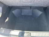 荷物を積むのに便利なスペースもございます♪