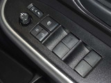 電動格納式ドアミラー・パワーウインドウを装備しています。