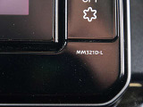 9インチ大画面の日産純正ナビゲーションMM321D-Lが付いています。