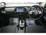運転にかかわる様々な操作を安全に行えるように視点移動が少なく、操作性に配慮されたスイッチ類が凝縮されたコクピットです。