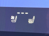 【シートベンチレーション】夏場は涼しい風でお尻や背中の熱やムレを防ぎ、冬はエアコンよりも早く温まってポカポカに!季節を問わず快適に過ごせます。
