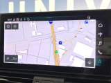 ●純正ナビ:一体感のあるナビは、高級感ある車内を演出してくれます。オーディオ機能も充実しておりますので、運転もより楽しめます♪