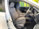 運転席シート廻りは使用感も少なく、良好な状態となっています。前オーナー様が丁寧に使っていたことがよくわかりますね。