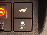 【パワーバックドア】スマートキーや運転席のボタンを押すだけでリアゲートが自動で開閉します!荷物を持っている時や、高い位置にあるバックドアを閉める際に便利な機能です♪