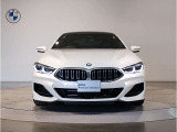 【キドニーグリル】BMWは約90年もの間、ほぼ全ての車両にひと目でBMWだと分かるこの特徴的なフロントグリルが備えられ、デザイン・アイコンとして親しまれてきました。