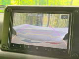 【バックカメラ】駐車時に後方がリアルタイム映像で確認できます。大型商業施設や立体駐車場での駐車時や、夜間のバック時に大活躍!運転スキルに関わらず、今や必須となった装備のひとつです!