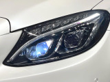 ●LEDヘッドライト:高寿命LEDヘッドライトで、安全運転を支える良好な視界を。