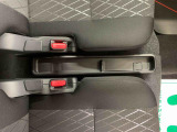 見た目が大事!な外装はぴかっとキレイに磨いており、経年のくすみもよみがえっております。ヘッドライトやドア周辺を磨く際にはマスキングテープを使用して保護しながら丁寧に作業をしております。