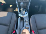 オートマチックトランスミッションにはSKYACTIV-DRIVE 6ATが採用されています。走行モードを切り替えることができるドライブセレクションを装備。峠道や高速道路の合流・追い越し時にお使いください。