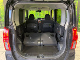 積み下ろしのしやすいデッキにはたっぷりと荷物を積み込んでいただけます。遊びから仕事まで、様々なシーンで頼れます♪