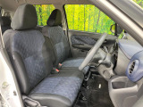 運転席シート廻りは使用感も少なく、良好な状態となっています。前オーナー様が丁寧に使っていたことがよくわかりますね。