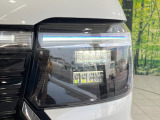 【LEDヘッドライト】悪天候や夜間走行時も良好な視界を確保し安心して運転できる高輝度LEDヘッドライトを装備!点灯速度が早く、消費電力も抑えられています。