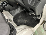 嬉しい純正フロアマット付き♪ 状態も良好です(^^♪