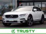 BMW在庫保有台数常時100台以上!ご来店の際はBMW本店(厚木市下荻野140-1)にご来店ください!弊社自慢の全天候型ショールーム!BMW在庫保有台数常時100台以上ございます!