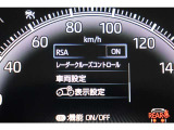 インフォーメーション画面です。運転のサポートをしてくれます。