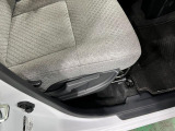 痛みの出やすい運転席シートの角、フロアマット、座面、ともに良好です