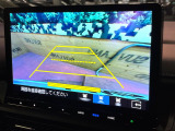 【バックカメラ】駐車時に後方がリアルタイム映像で確認できます。大型商業施設や立体駐車場での駐車時や、夜間のバック時に大活躍!運転スキルに関わらず、今や必須となった装備のひとつです!
