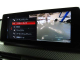 リアビューカメラ。ガイドラインとパークディスタンスコントロールで安全に車庫入れ可能。