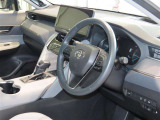 見通しのよいすっきりとした視界で、誰でも運転しやすいです。運転のしやすさは疲れにくさにも繋がりますよ♪