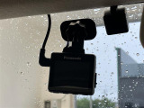 【ドライブレコーダー】映像・音声などの運転中の記録を残します。事故などを起こした起こされた時の証拠になりえますので、もしも時でも安心ですね。