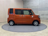 全車1年間の走行距離無制限のロングラン保証付きです。また、さらに安心をお求めの方には1年〜2年の保証延長ができる「ロングラン&alpha;保証」(有償)もお選びいただけます。