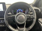 大きなステアリングで運転しやすいです
