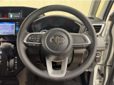 ステアリングスイッチ搭載!手を離さずに手元のスイッチでさまざまな操作が可能。運転中、視線をそらさなくても操作ができて安全です!