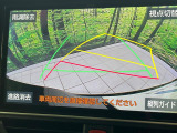 【バックカメラ】駐車時に後方がリアルタイム映像で確認できます。大型商業施設や立体駐車場での駐車時や、夜間のバック時に大活躍!運転スキルに関わらず、今や必須となった装備のひとつです!