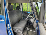 運転席シート廻りは使用感も少なく、良好な状態となっています。丁寧に使われていたことがよくわかりますね。