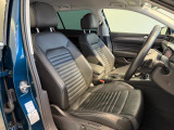 シートポジションは細かく調節が可能です。どなたでも運転がしやすいシートです。
