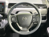 【ステアリングスイッチ】運転中、前方から目線をそらすことなく、オーディオ等の操作が可能な便利機能!安心&快適なドライブを演出してくれます♪