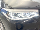 ●LEDヘッドライト:夜間走行時も良好な視界を確保し安心して運転できる高輝度LEDヘッドライトを装備!点灯速度が早く、消費電力も抑えられています。